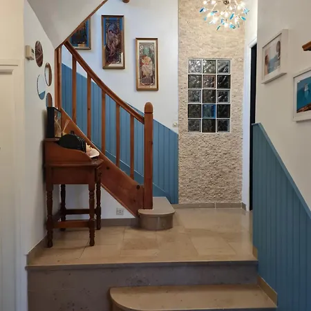 Artist House With Piano And Charming Garden Holiday home *